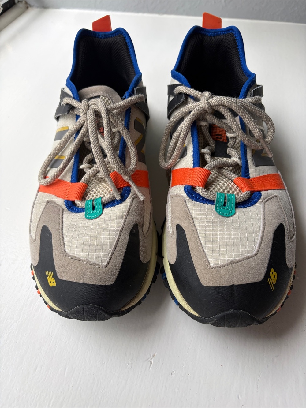 New Balance Men’s Beige, Blue & Orange Trail Sneakers. - Picture 3 of 3